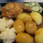 Grydestegt kylling med brun sauce og kartofler