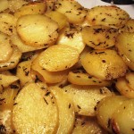 Kartoffelbåde med timian og salt i ovn