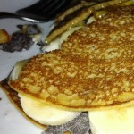 Sunde pandekager med havregryn, banan og appelsin