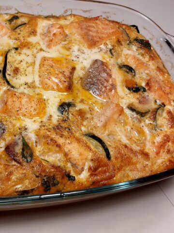 Tilberedt med laks og grรธntsager