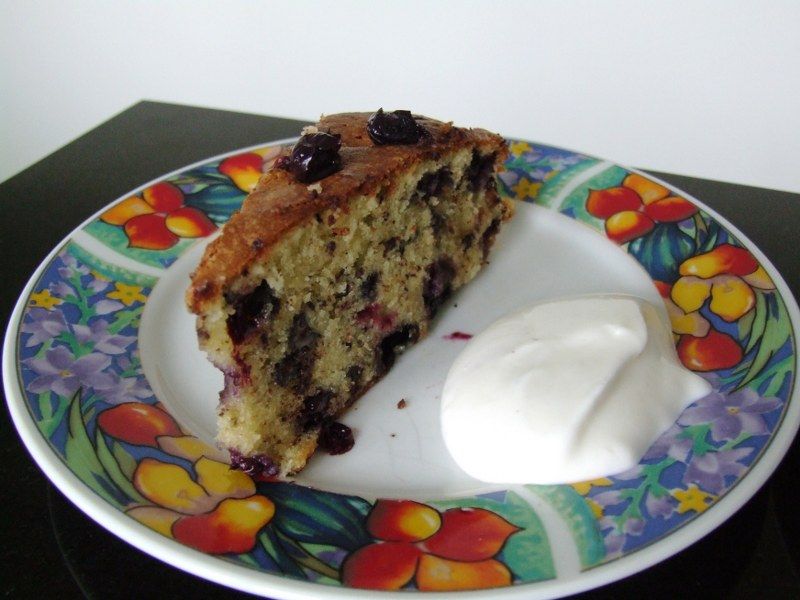 Blåbærmazarin kage med vaniljeis