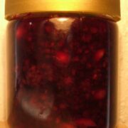 Brombær-vindruemarmelade på glas