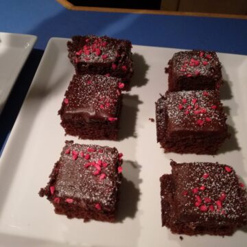 Chokoladekage med kærnemælk og glasur