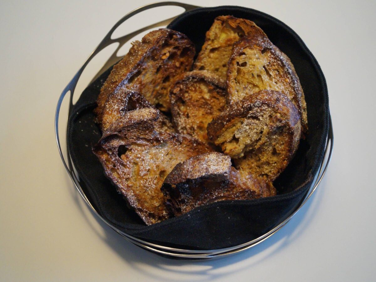 French toast anrettet i kurv
