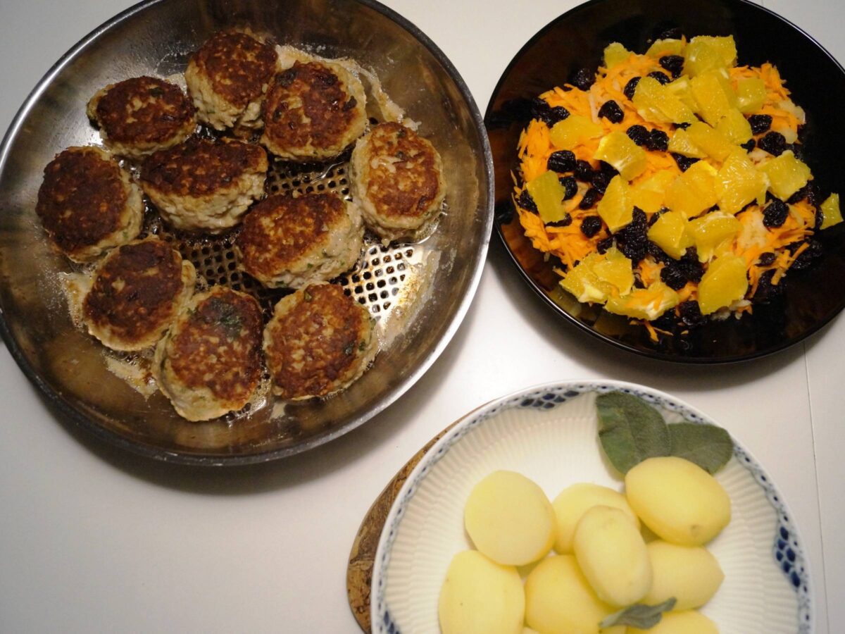 Frikadeller med råkost