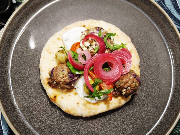 Græsk salat - Ny idérig opskrift med oliven og feta - Min Madopskrift