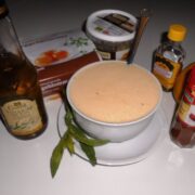 Hjemmelavet bearnaise sauce med alle ingredienser