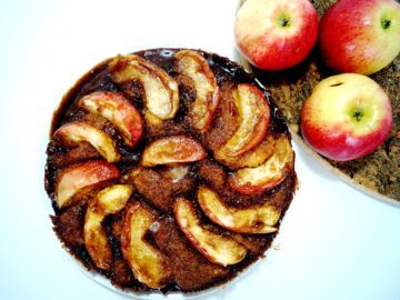 Jule æblekage med brun farin og kanel