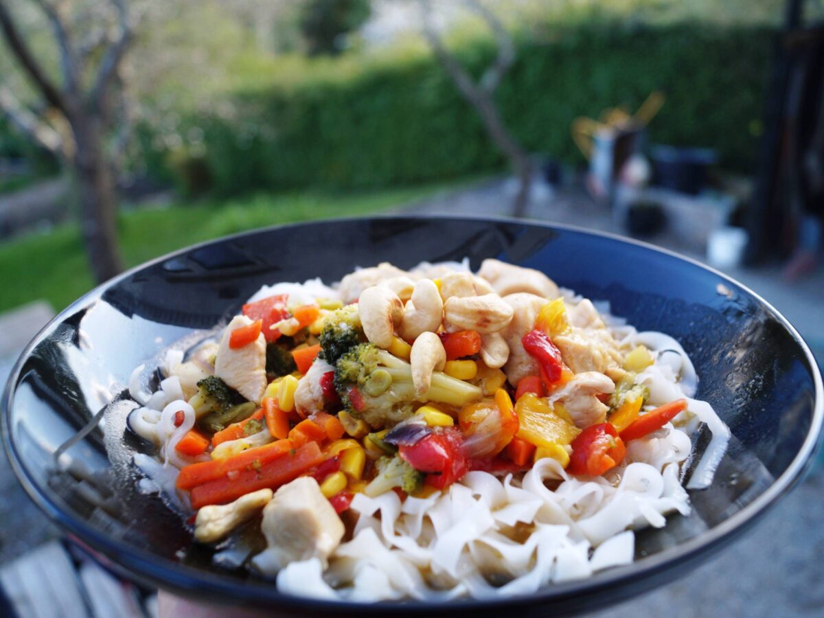 Kylling med cashewnødder-og-fettuccine