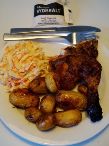 Kylling med timian kartofler og coleslaw