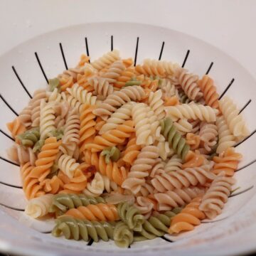 Pastaskruer i flere farver