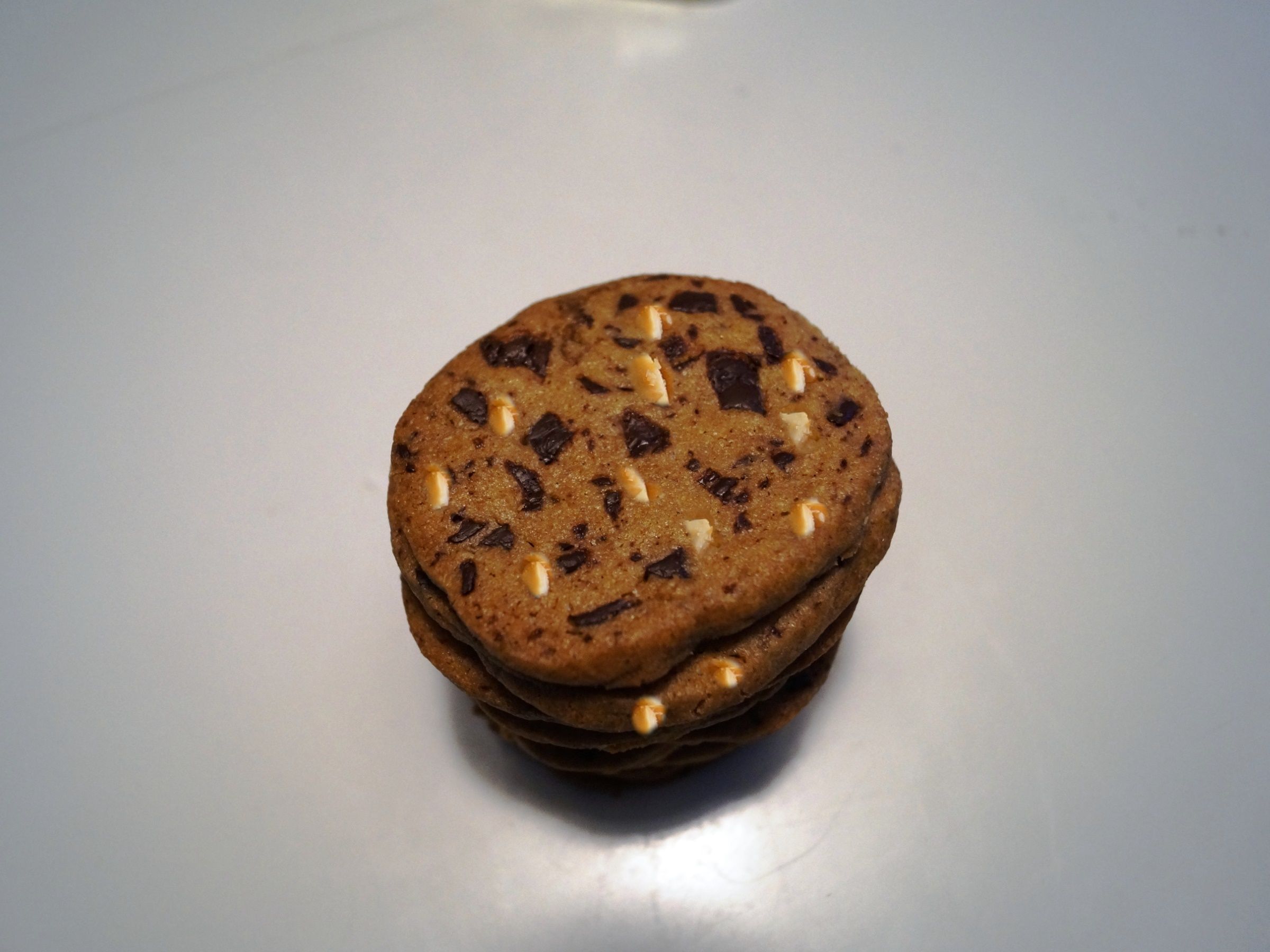 Peanut cookies med peanuts og chokolade