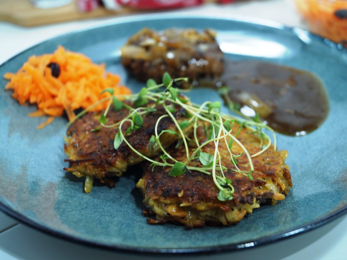 Hakkebøffer Med Brun Sauce Og Røsti Kartofler Min Madopskrift 