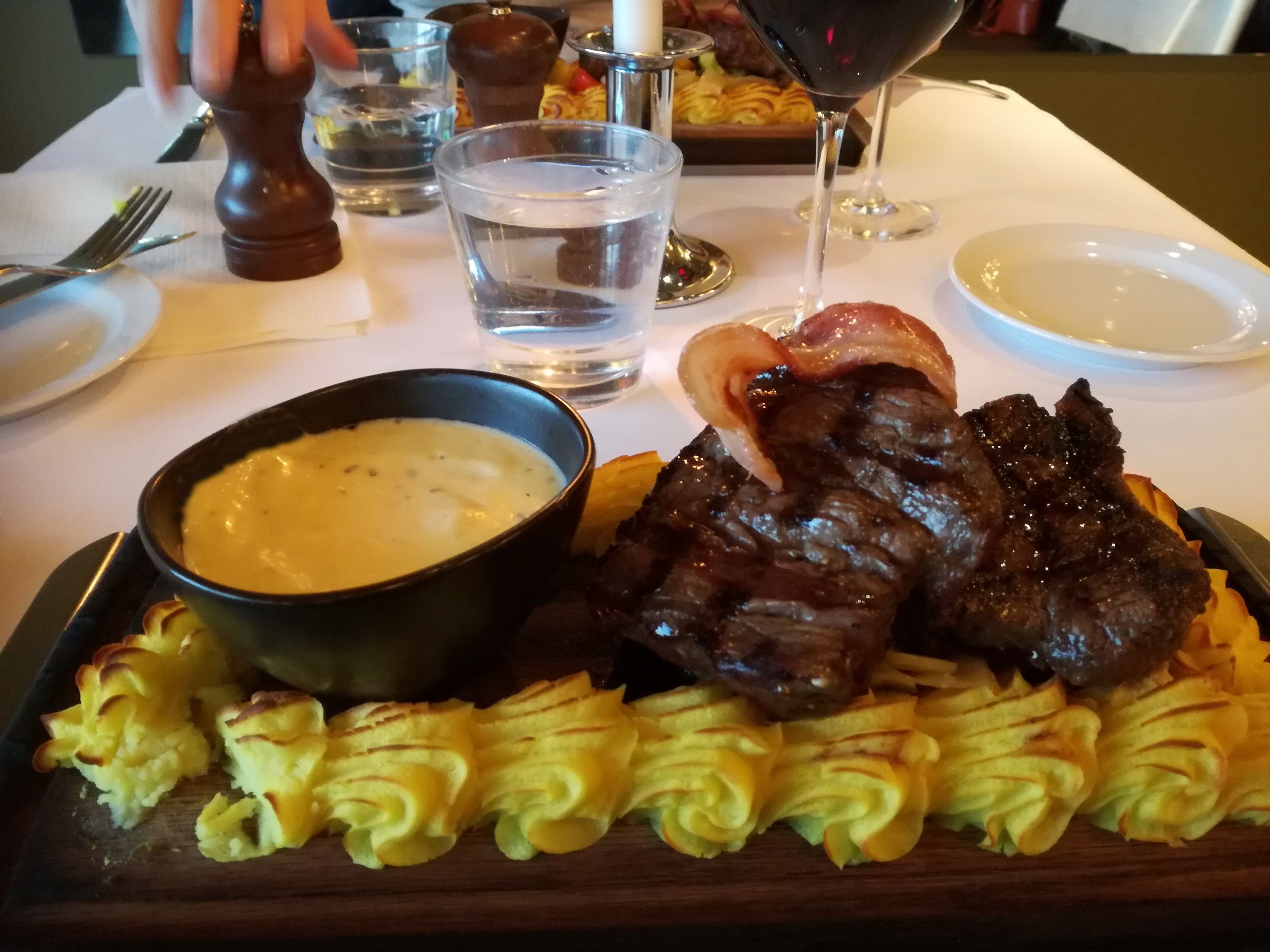 Steaks stegt som på restaurant metoden