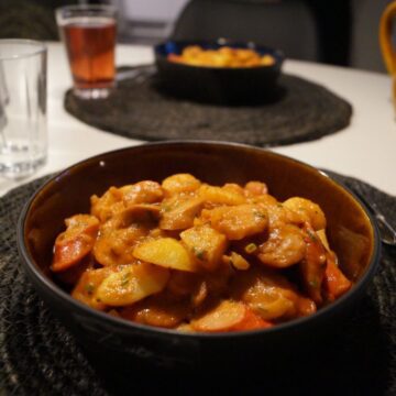 Svensk pølseret med purløg