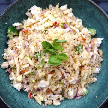Tabbouleh salat med kylling og æbler