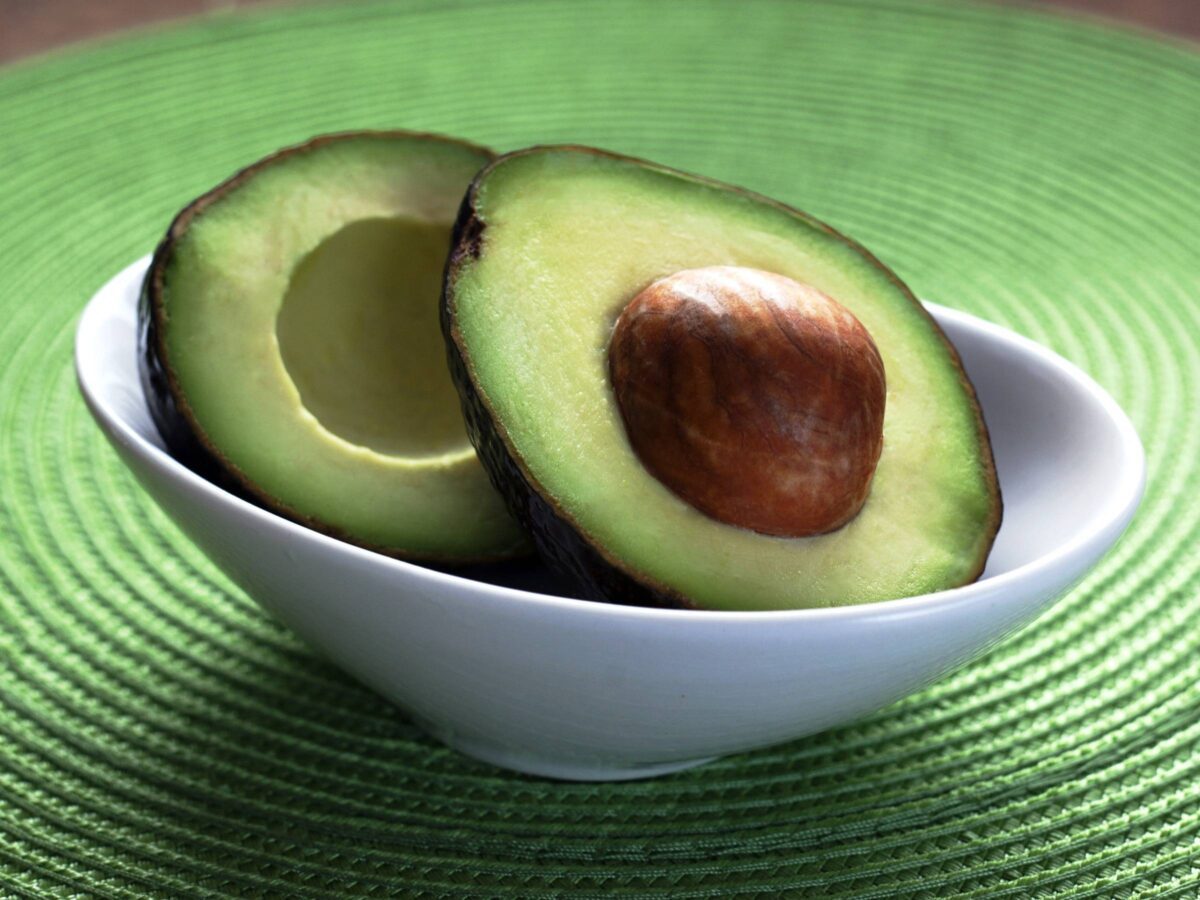avocado skåret midt igennem