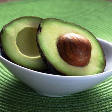 avocado skåret midt igennem