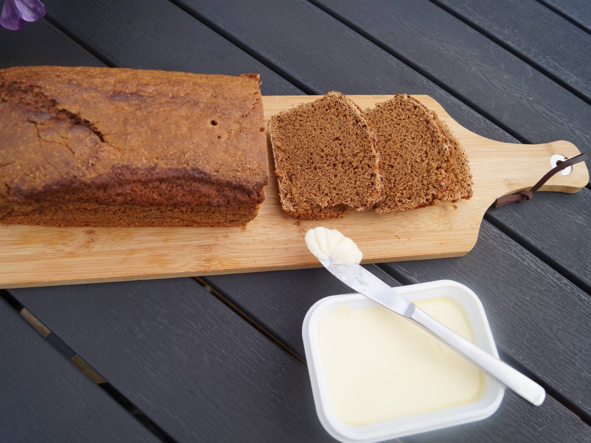 Ølkage med mørk øl - Øl i kage - Kage med allehånde - Min Madopskrift