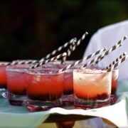 sommer cocktail med hindbær